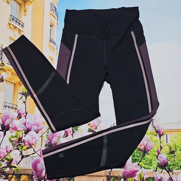 Sweaty Betty London The Zero Gravity 7/8 Run Leggings Black & Purple Small - Picture 2 of 7